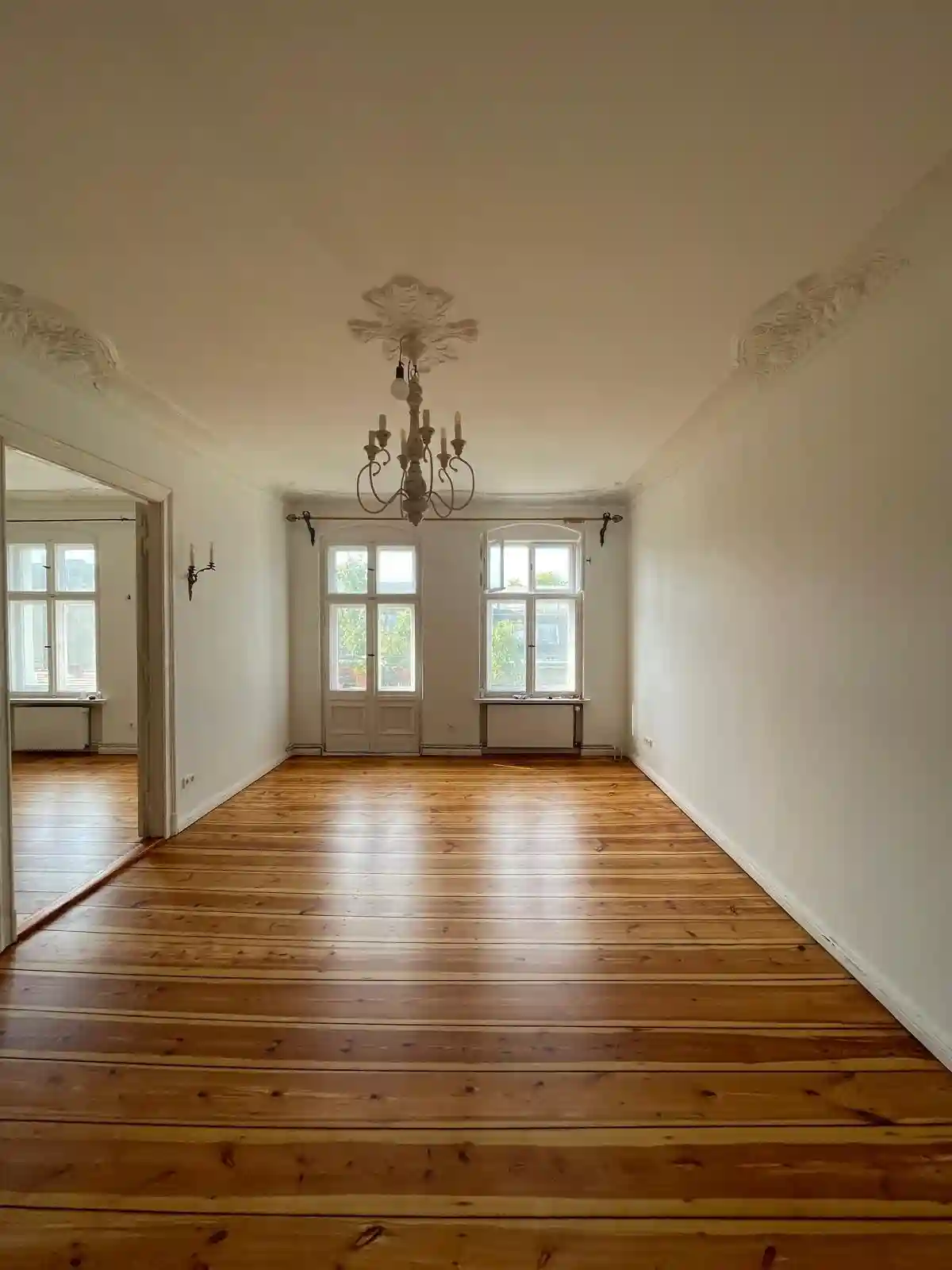 Massivholzdielen verlegt Berlin - Parkettleger Referenz