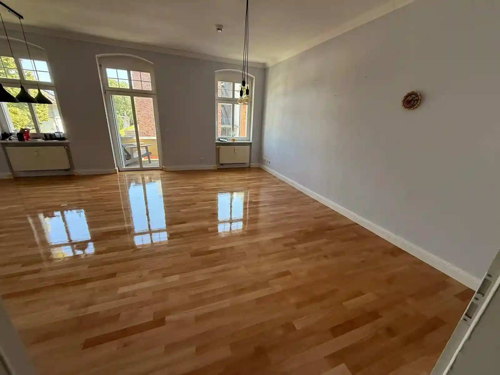 Nussparkett verlegt in Berlin - Parkettleger ARTFULMONTAGE